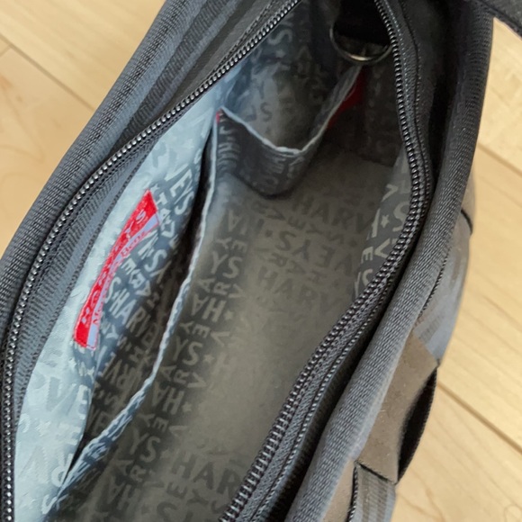 FREE SHIPPING - NWT Mercedes-Benz Seatbelt Handbag - Picture 6 of 8